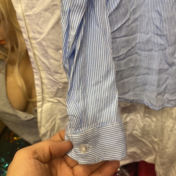 Ladies Divided by H&M long sleeve blue button up boyfriend shirt - Picture 6 of 6